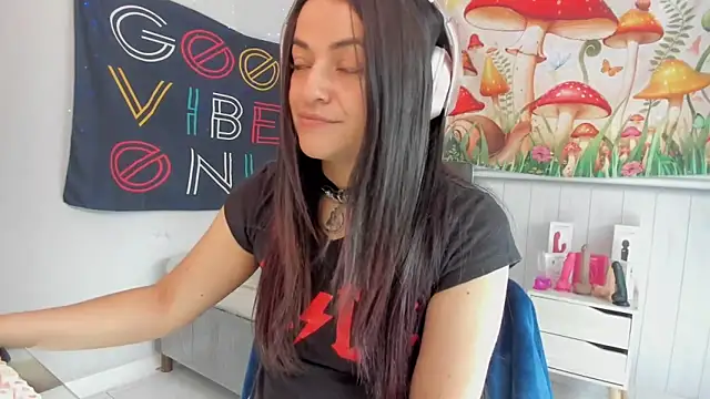 LovelyAzucena online show from 11, 11, 2025