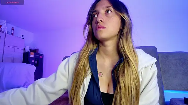 TiffanyBela online show from 24, 9, 2025