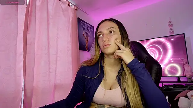 TiffanyBela online show from 4, 12, 2025