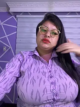 MiiaaJoness online show from 3, 2, 2026