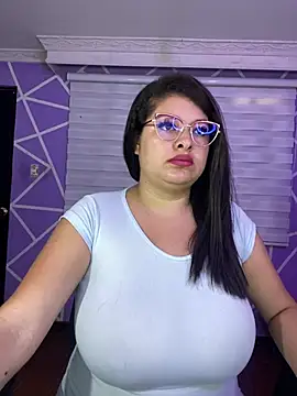 MiiaaJoness online show from 8, 5, 2026
