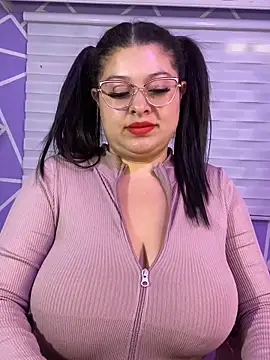 MiiaaJoness online show from 4, 5, 2026