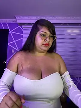 MiiaaJoness online show from 6, 10, 2025