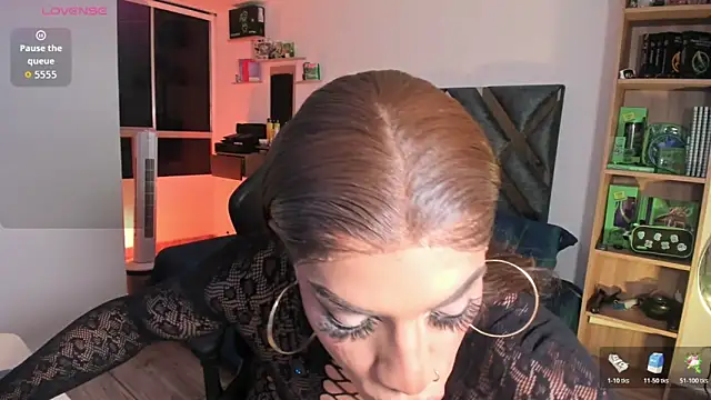 Nicolle alexandra online show from 13, 3, 2026