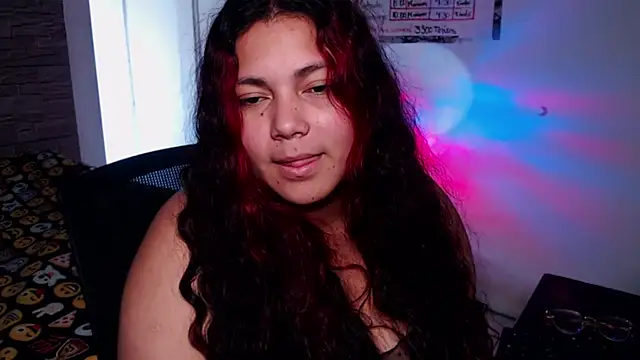 Snapshot of girl_milk2 chatting on 2, 3, 2026 girl milk2 online show from 2, 3, 2026