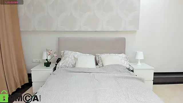 Snapshot of Donna_Evans chatting on 11, 11, 2025 Donna Evans online show from 11, 11, 2025