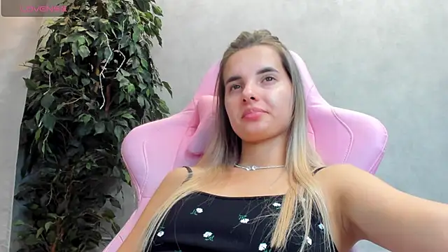 Snapshot of Donna_Evans chatting on 18, 3, 2025 Donna Evans online show from 18, 3, 2025