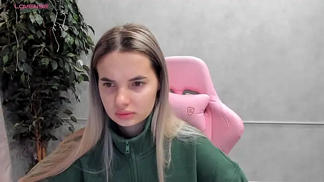 Snapshot of Donna_Evans chatting on 5, 3, 2025 Donna Evans online show from 5, 3, 2025