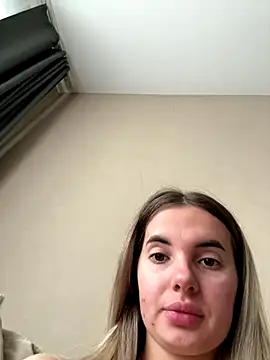 Snapshot of Donna_Evans chatting on 4, 10, 2025 Donna Evans online show from 4, 10, 2025