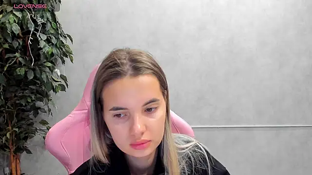 Snapshot of Donna_Evans chatting on 20, 3, 2025 Donna Evans online show from 20, 3, 2025