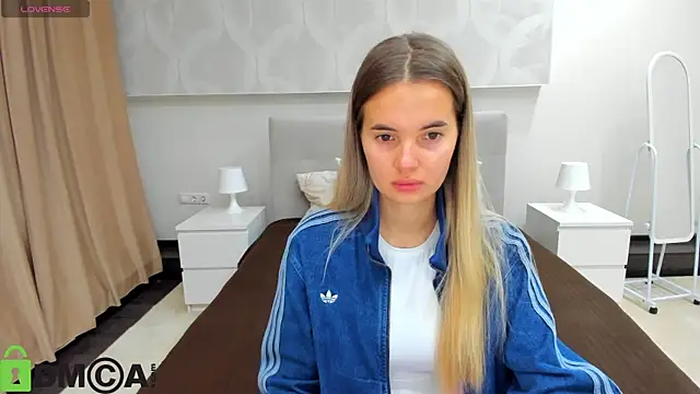 Snapshot of Donna_Evans chatting on 18, 9, 2025 Donna Evans online show from 18, 9, 2025