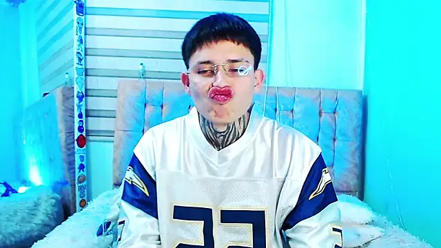 justinmoon2 online show from 4, 6, 2026