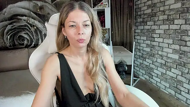 Eva Melow online show from 15, 4, 2026