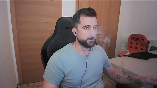 alex877x online show from 10, 10, 2025