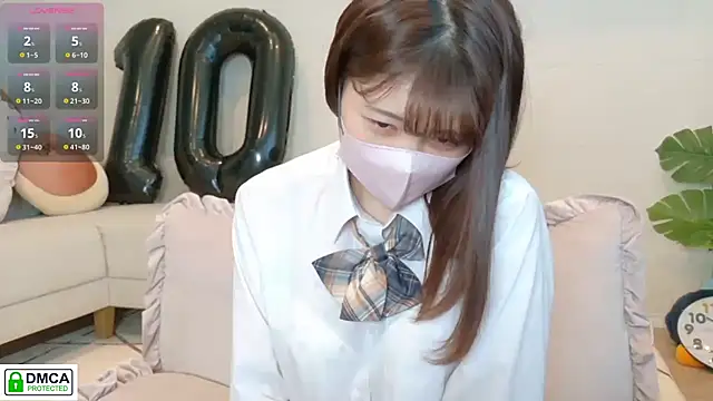 Snapshot of SUZU_ chatting on 26, 11, 2025 SUZU online show from 26, 11, 2025