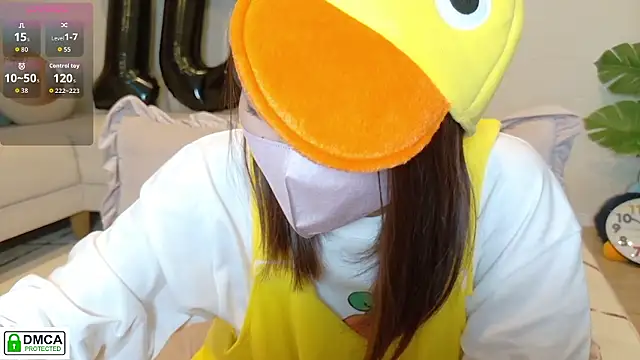 Snapshot of SUZU_ chatting on 25, 11, 2025 SUZU online show from 25, 11, 2025