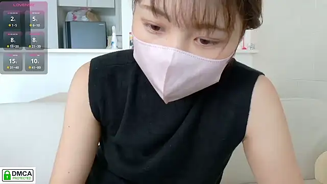 Snapshot of SUZU_ chatting on 26, 9, 2025 SUZU online show from 26, 9, 2025