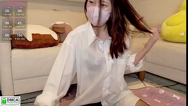 Snapshot of SUZU_ chatting on 18, 7, 2026 SUZU online show from 18, 7, 2026