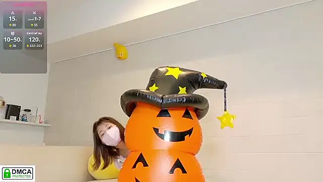 Snapshot of SUZU_ chatting on 1, 10, 2025 SUZU online show from 1, 10, 2025