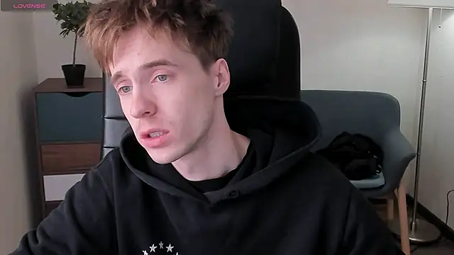 Snapshot of _tokyo_ghoul chatting on 6, 3, 2025 tokyo ghoul online show from 6, 3, 2025