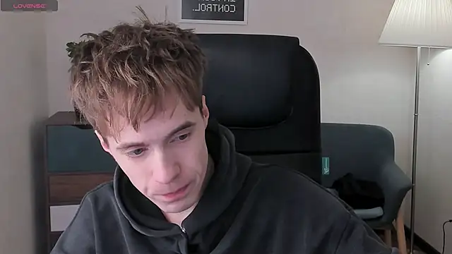 Snapshot of _tokyo_ghoul chatting on 8, 3, 2025 tokyo ghoul online show from 8, 3, 2025