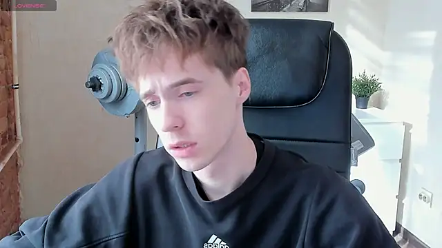 Snapshot of _tokyo_ghoul chatting on 9, 3, 2025 tokyo ghoul online show from 9, 3, 2025