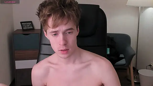 Snapshot of _tokyo_ghoul chatting on 21, 3, 2025 tokyo ghoul online show from 21, 3, 2025