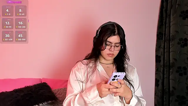 Snapshot of veronica185 chatting on 8, 7, 2026 veronica185 online show from 8, 7, 2026