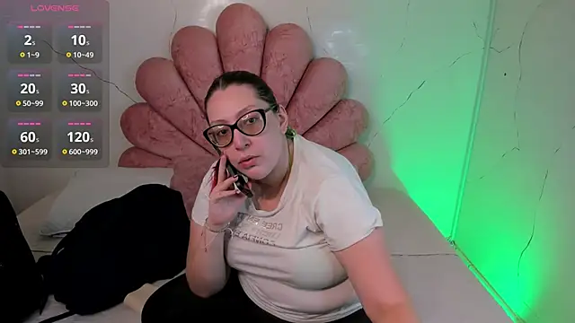 Snapshot of NiickyJones chatting on 6, 2, 2026 NiickyJones online show from 6, 2, 2026