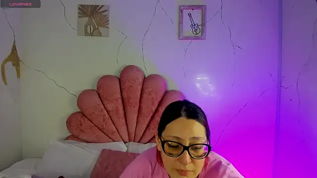 Snapshot of NiickyJones chatting on 17, 2, 2026 NiickyJones online show from 17, 2, 2026