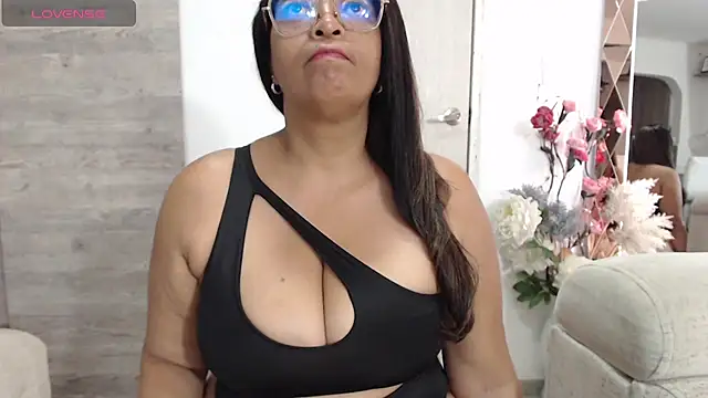 Snapshot of AmbarSofhia chatting on 17, 7, 2026 AmbarSofhia online show from 17, 7, 2026