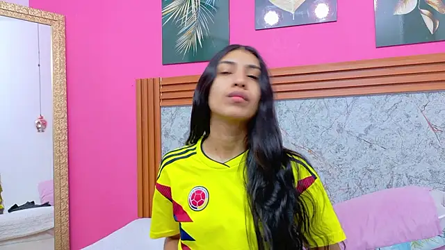 littlee emilyy  online show from 4, 3, 2026