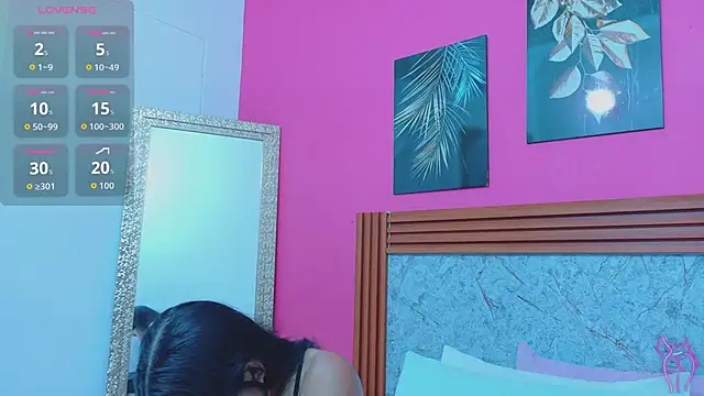 littlee emilyy  online show from 9, 4, 2026