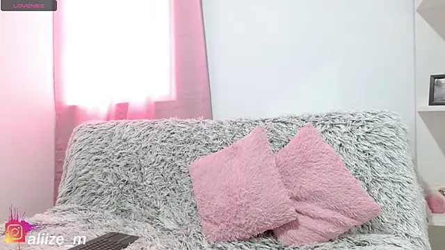 aliicee m online show from 8, 3, 2025