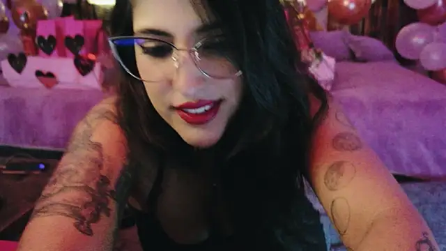 Snapshot of azahar__ziiz chatting on 20, 6, 2026 azahar ziiz online show from 20, 6, 2026