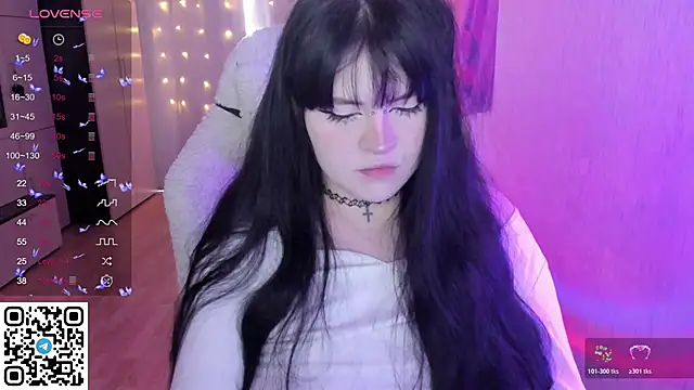 Snapshot of SelenaCute chatting on 4, 3, 2026 SelenaCute online show from 4, 3, 2026