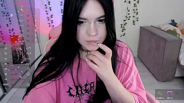 Snapshot of SelenaCute chatting on 27, 2, 2025 SelenaCute online show from 27, 2, 2025