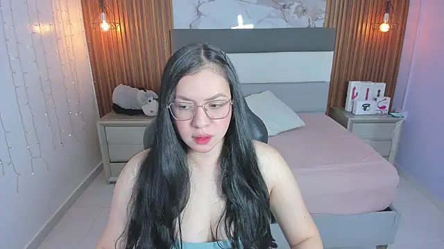 megancero online show from 12, 4, 2026