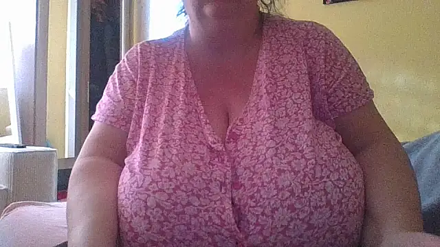 Nataliesbestjuggs online show from 30, 10, 2025