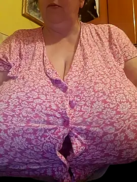 Nataliesbestjuggs online show from 6, 10, 2025