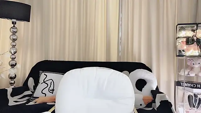 lvy-w online show from 2, 3, 2025