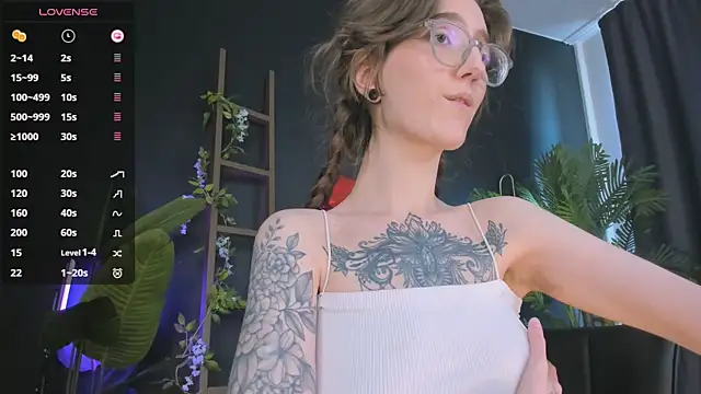 Lola Missy online show from 22, 2, 2025