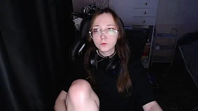 Snapshot of AmeliaKamishiro chatting on 18, 12, 2025 AmeliaKamishiro online show from 18, 12, 2025