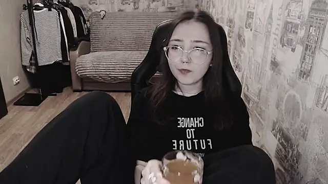 AmeliaKamishiro online show from 7, 3, 2025