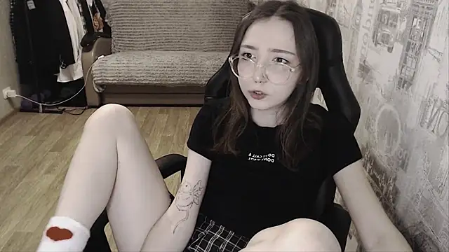 AmeliaKamishiro online show from 16, 1, 2025