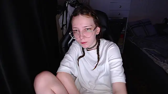 AmeliaKamishiro online show from 24, 11, 2025