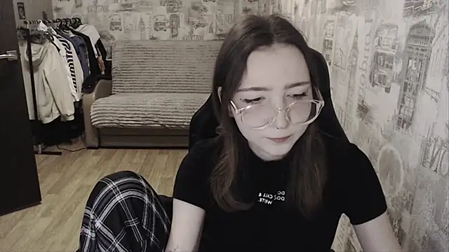 AmeliaKamishiro online show from 8, 1, 2025