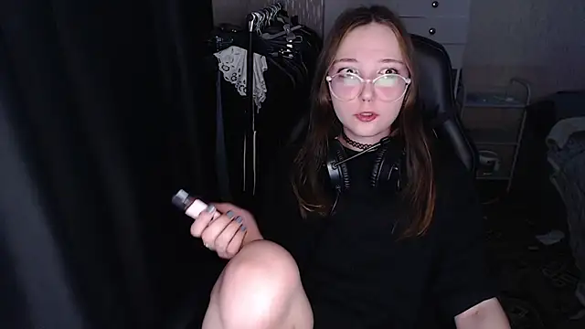 Snapshot of AmeliaKamishiro chatting on 21, 12, 2025 AmeliaKamishiro online show from 21, 12, 2025