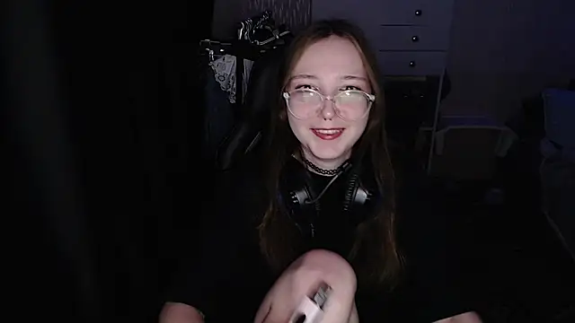 Snapshot of AmeliaKamishiro chatting on 14, 12, 2025 AmeliaKamishiro online show from 14, 12, 2025