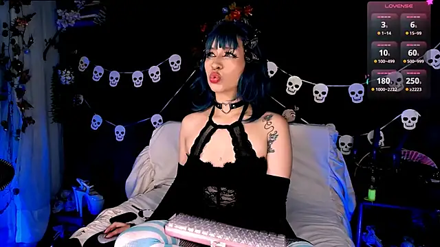 kitty roxy online show from 16, 11, 2025